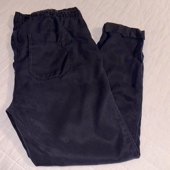 A PEA IN THE POD S Navy Crop Cuffed Lightweight Lyocell Cargo Pants - Picture 1 of 13
